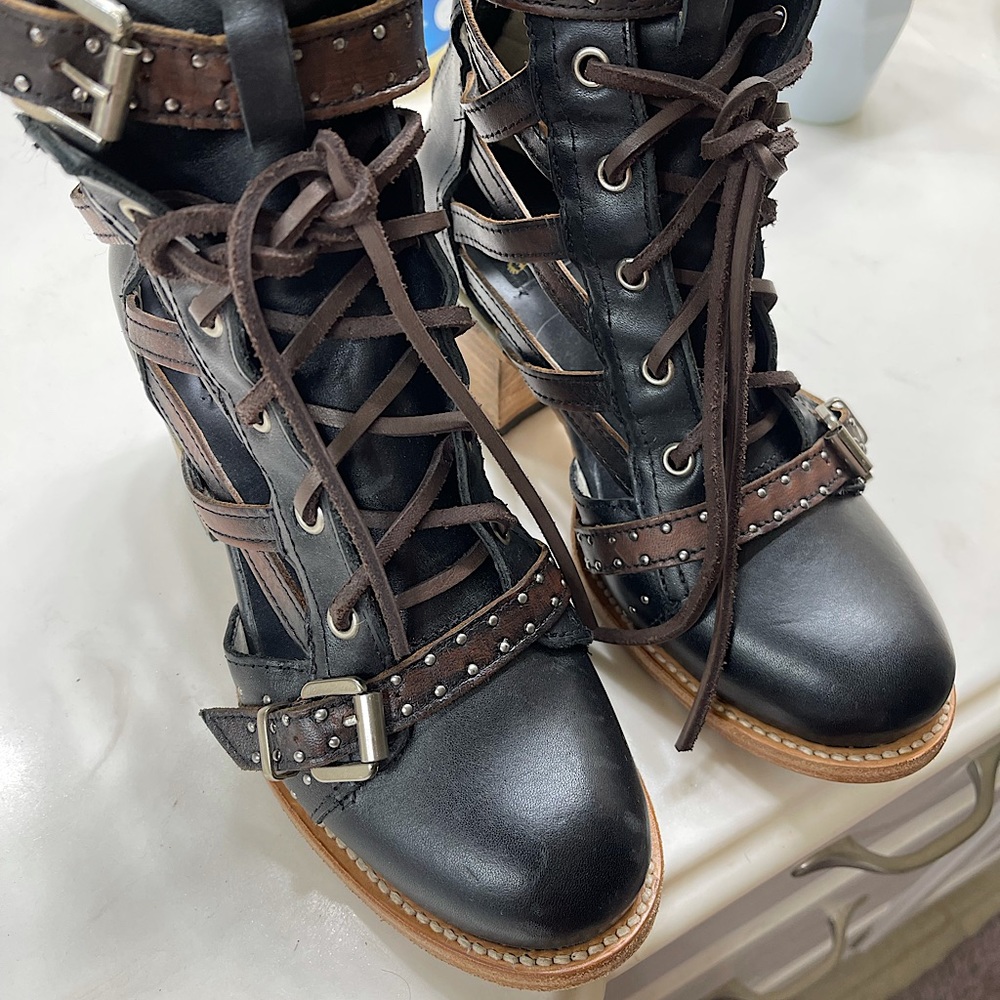 Like brand new Freebird Cheyenne booties, size 8 black